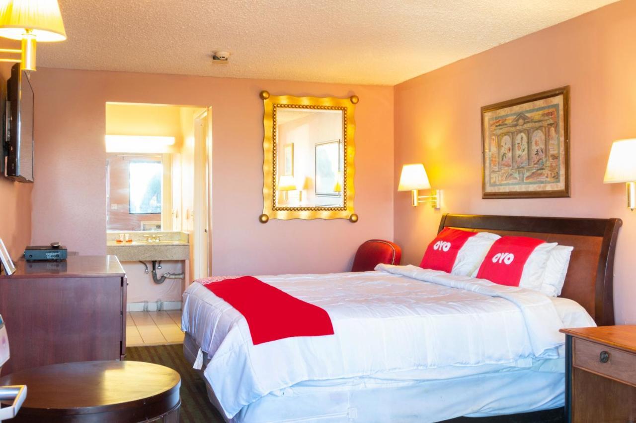 Oyo Hotel Edison Nj Route 1 Ngoại thất bức ảnh