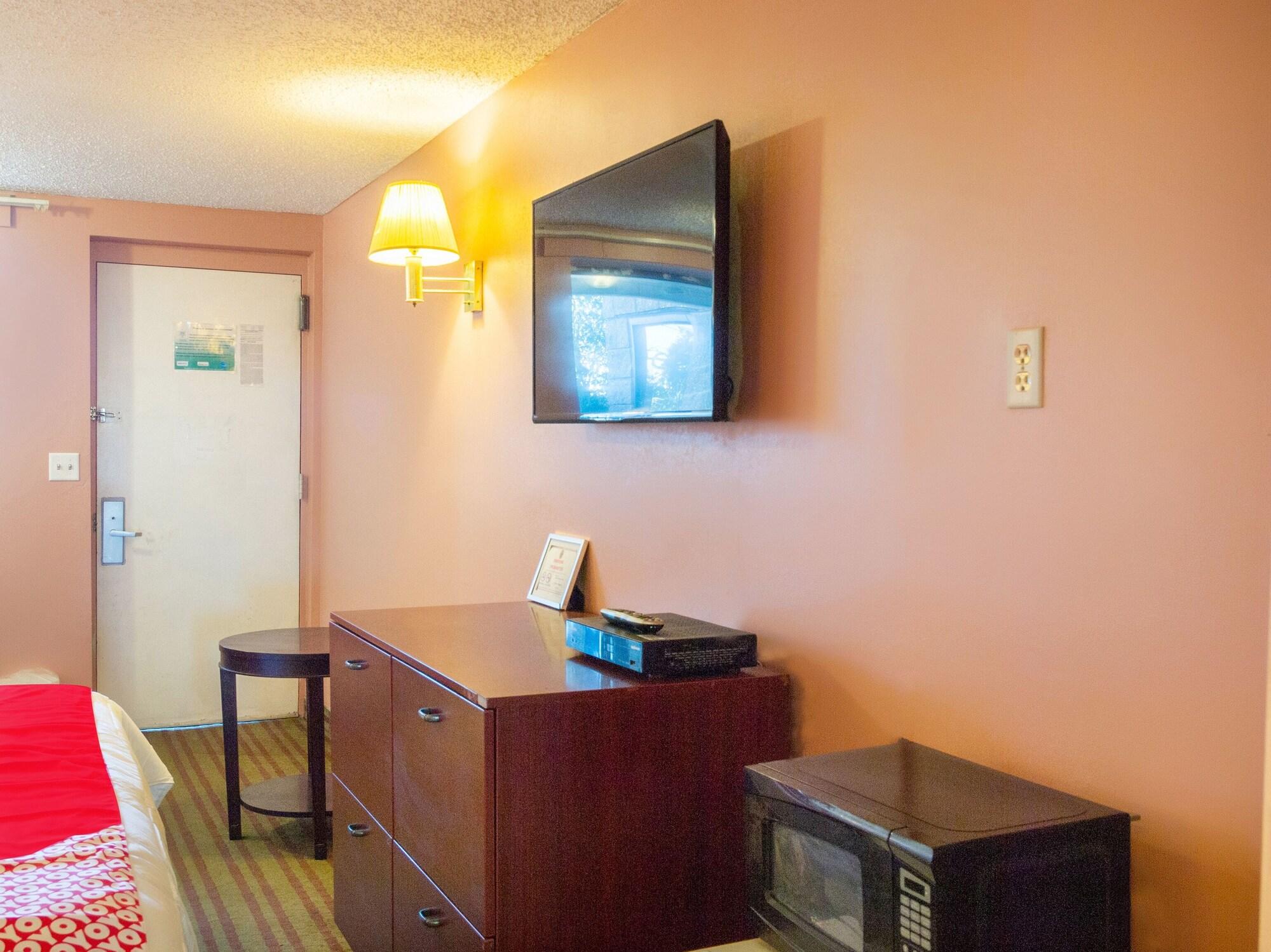 Oyo Hotel Edison Nj Route 1 Ngoại thất bức ảnh